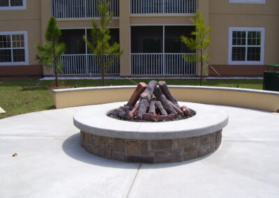 outdoor fire pit with stone surround